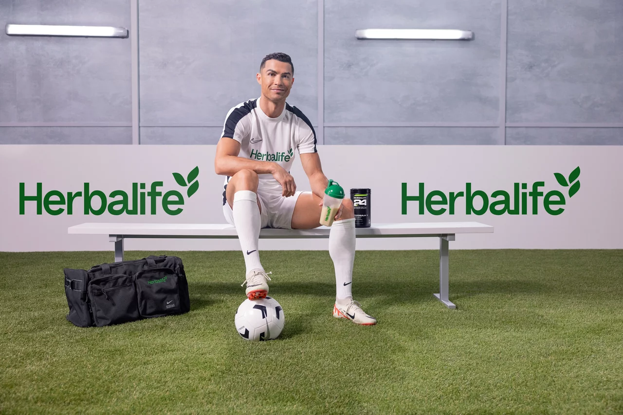 fi-Cristiano-Ronaldo-CR7-gym-min